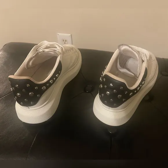 Alexander McQueen Men’s Sneakers - White with Studded Black Heel TabSize: 43