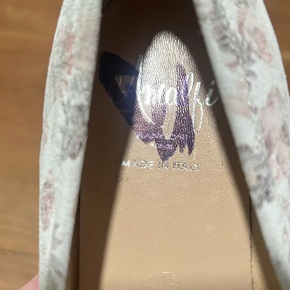 Amalfi by Rangoni Ostee White Brush Jardin Leather Flats Size 5.5 Reg. $235