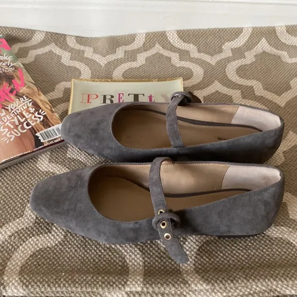 “Ann Taylor” buttery soft gray suede Mary Jane style shoe; size 8;NWOT