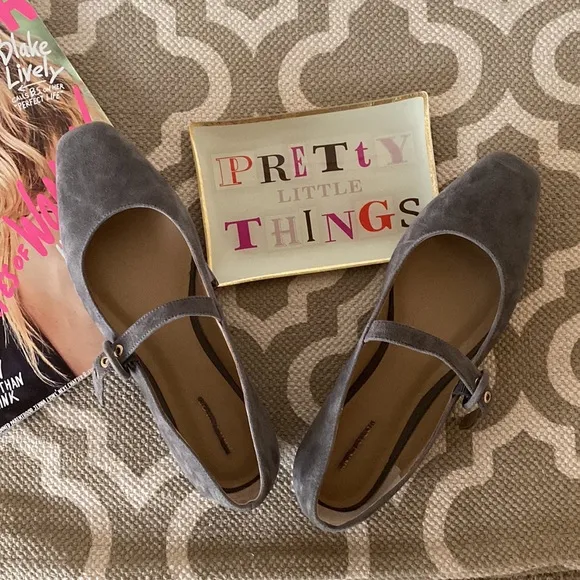 “Ann Taylor” buttery soft gray suede Mary Jane style shoe; size 8;NWOT