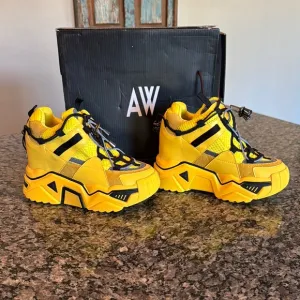 Anthony Wang Yellow platform Sneakers EUC 8