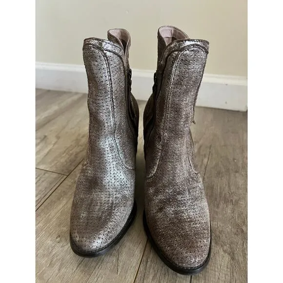 Anthropologie Seychelles Around the World Boots Women's Shoes Pewter 7 Metallic