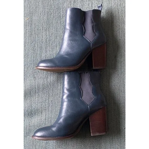 Anthropologie Splendid Magnolia Chelsea Ankle Boots $178 Blue With Brown Heel 6
