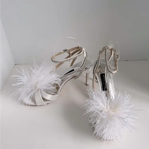 Antonio Melani Collection Aurora Feathered Rhinestone Embellished Sandals. Sz 10