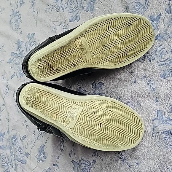APPLE BOTTOMS PLATFORM SNEAKERS SIZE 7