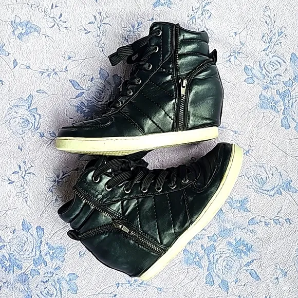 APPLE BOTTOMS PLATFORM SNEAKERS SIZE 7