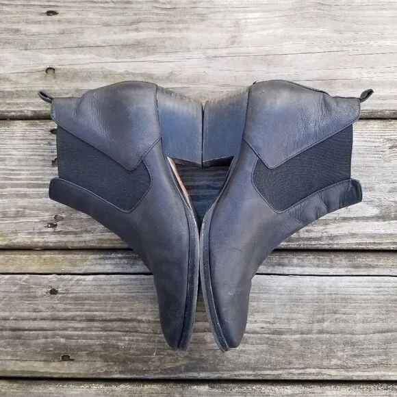 Aquatalia Fabia Black Leather Elastic Gusseted Chelsea Ankle Boots Booties 8