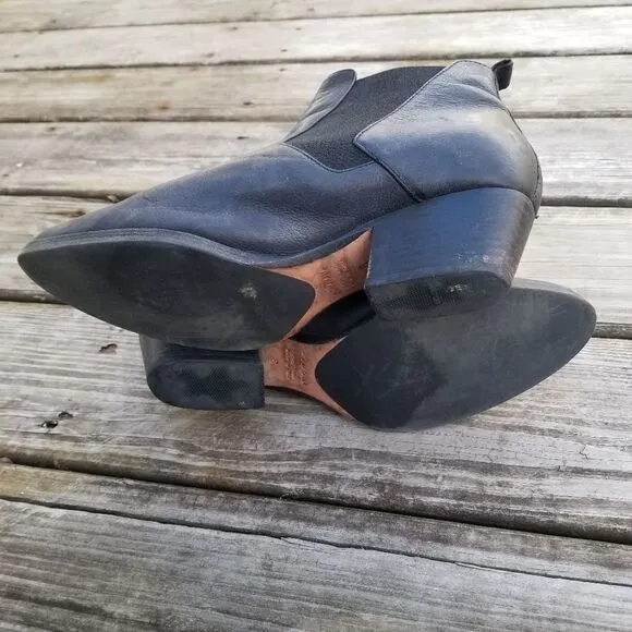 Aquatalia Fabia Black Leather Elastic Gusseted Chelsea Ankle Boots Booties 8