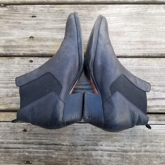 Aquatalia Fabia Black Leather Elastic Gusseted Chelsea Ankle Boots Booties 8