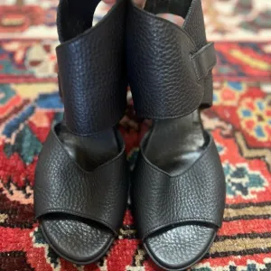 Arche Black Sandals with Textured Leather and Ankle Strap