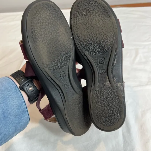 Arcopedico Monterey plum purple elastic strap sandals size 38