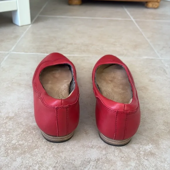 Ariat Dreamer Red Leather Ballet Flats Slip On Foam Insole Women's Size 7.5