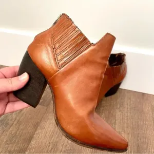 AS98 Leather Ankle Bootie