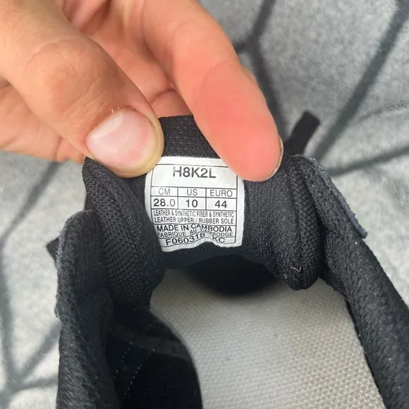 Asics Lyte-Trainer Black Leather Low-Top Sneakers