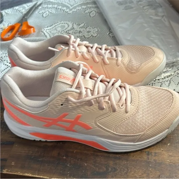 ASICS Women's Low-Top Sneakers Sz 10