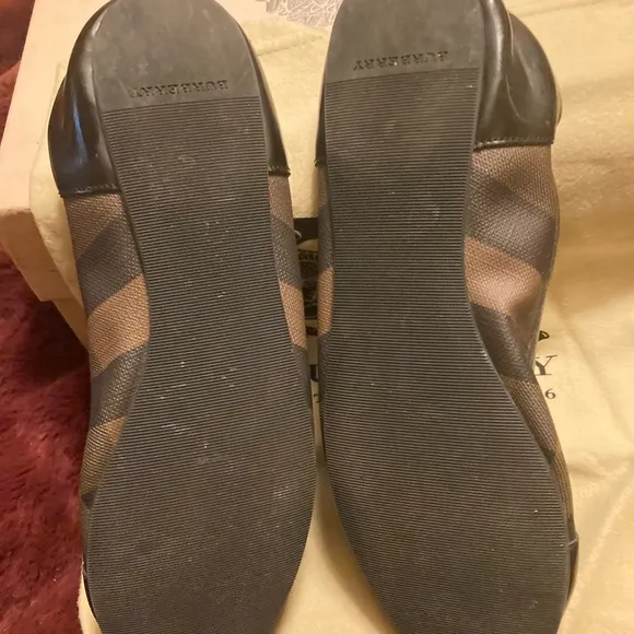 Authentic Burberry woman’s smoked brown ballerina shoe. Size European 36