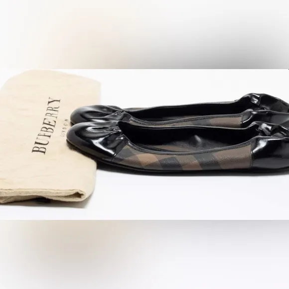 Authentic Burberry woman’s smoked brown ballerina shoe. Size European 36