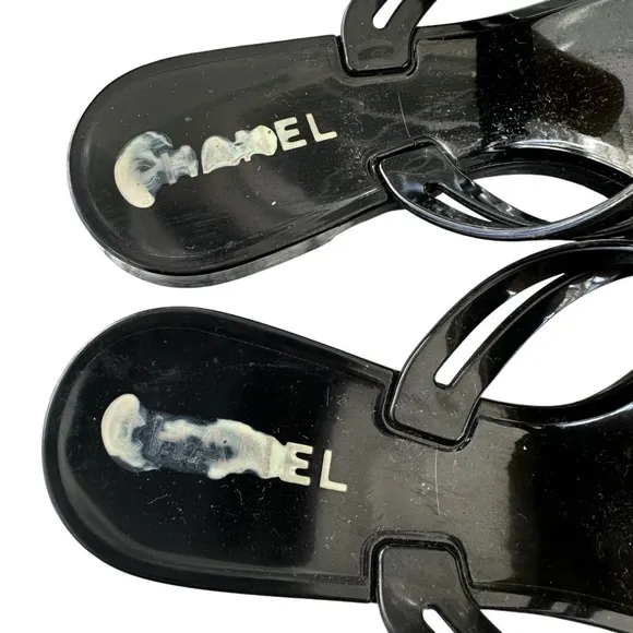 Authentic CHANEL White &amp; Black Camellia Flower Timeless Women’s Sandals 35 US 5