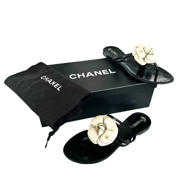 Authentic CHANEL White &amp; Black Camellia Flower Timeless Women’s Sandals 35 US 5