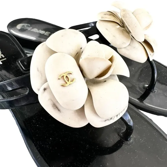 Authentic CHANEL White &amp; Black Camellia Flower Timeless Women’s Sandals 35 US 5