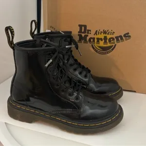 Authentic Dr. Martens little girls signature black lace up combat boots sz 13