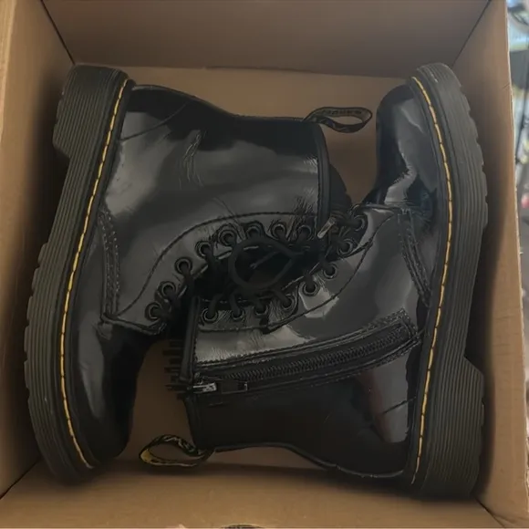 Authentic Dr. Martens little girls signature black lace up combat boots sz 13