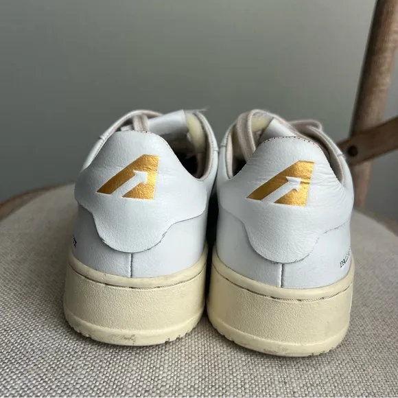 Autry Dallas Leather Low-Top Sneakers