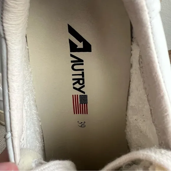 Autry Dallas Leather Low-Top Sneakers