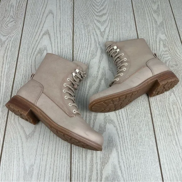 B O C by Born Women's Carter Combat Boots 8.5M Natural Faux Leather $110