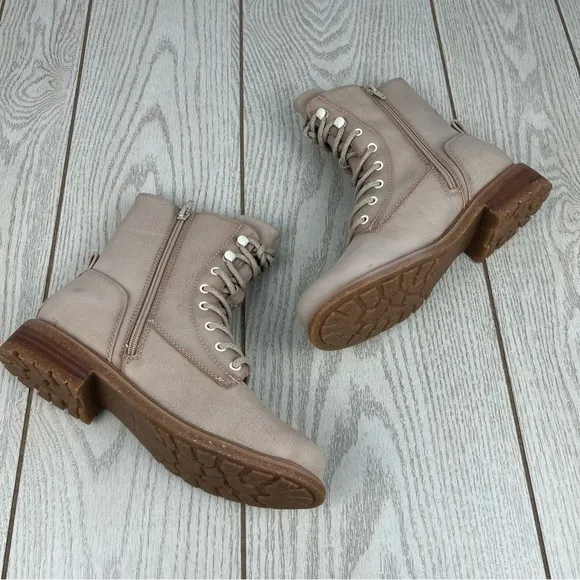 B O C by Born Women's Carter Combat Boots 8.5M Natural Faux Leather $110