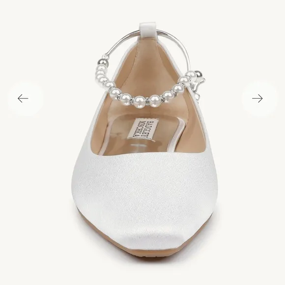 Badgley mischka London Pearl Ankle StrapFlats COLOR: SOFT WHITE$198 NEW