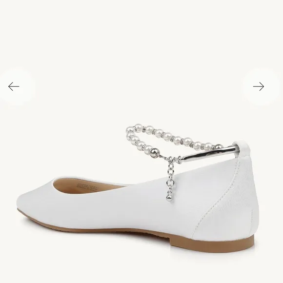 Badgley mischka London Pearl Ankle StrapFlats COLOR: SOFT WHITE$198 NEW