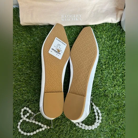 Badgley mischka London Pearl Ankle StrapFlats COLOR: SOFT WHITE$198 NEW