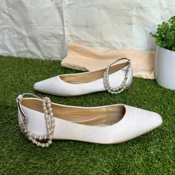 Badgley mischka London Pearl Ankle StrapFlats COLOR: SOFT WHITE$198 NEW