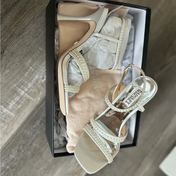 Badgley Mischka Pearl White Heeled Sandals