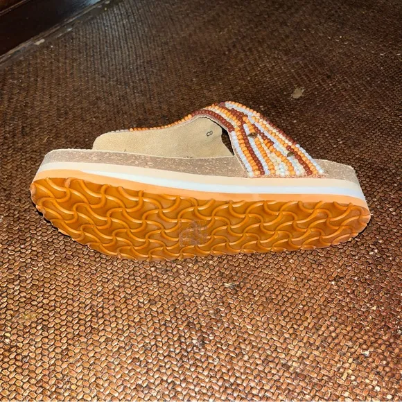 Band of The Free Tan Orion Beaded Sandals Women’s size 8 NEW