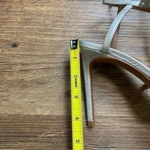 BCBGMAXAZRIA | Dull Silver Dual-Buckle Iliana Talisman Leather Sandals size 8.5