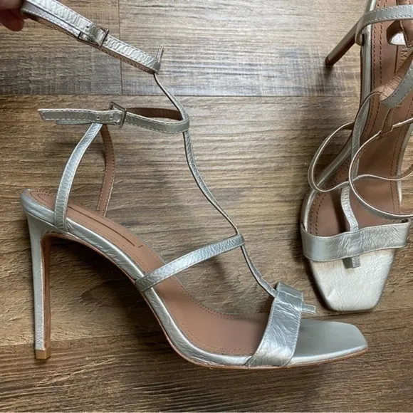 BCBGMAXAZRIA | Dull Silver Dual-Buckle Iliana Talisman Leather Sandals size 8.5