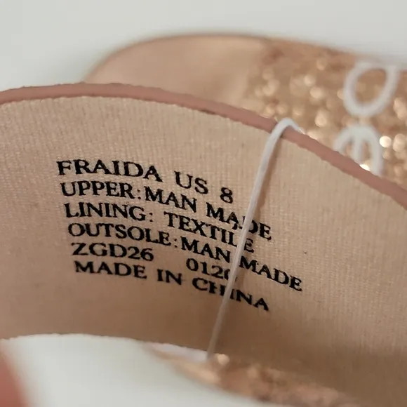 BEBE Fraida Slip on sandals Rose Gold with glitter front Size 8