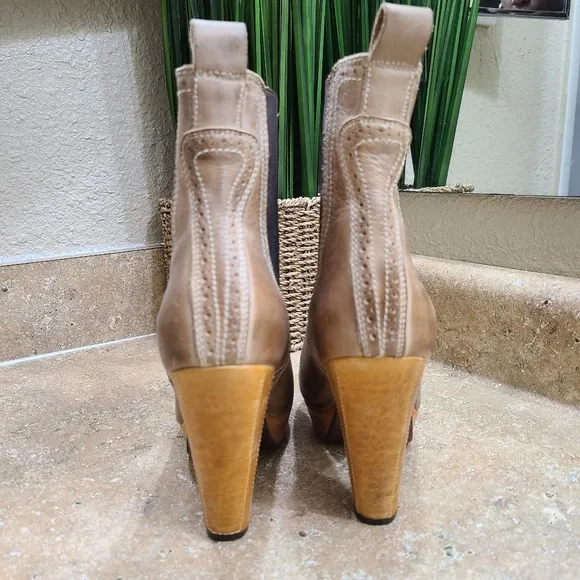 BED STU Brahmin Chelsea Pull On Heeled Boots 7.5 Brown Leather