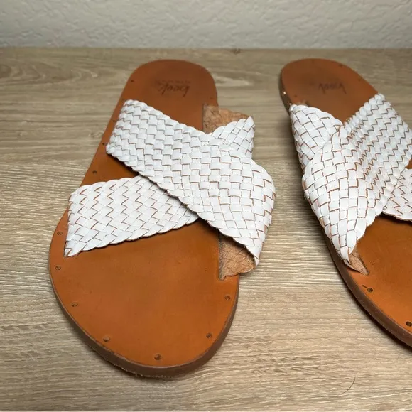 Beek Women’s 10 White Braided Woven Criss Cross Leather Slip On Sandals Slides