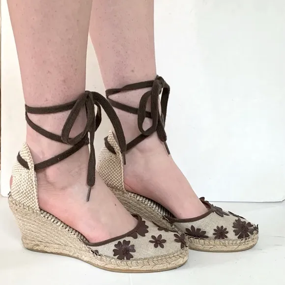 Beige linen espadrille wedges with brown leather flowers &amp; brown tie-up laces 10