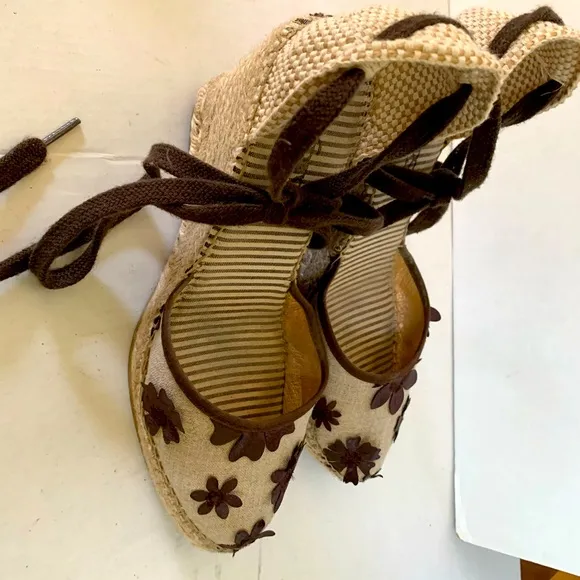 Beige linen espadrille wedges with brown leather flowers &amp; brown tie-up laces 10