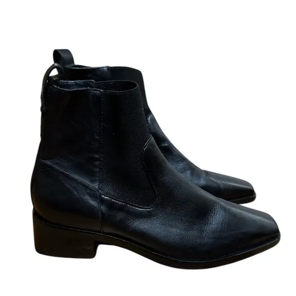 Bernardo Hayes Chelsea Black Antique Boot