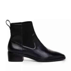 Bernardo Hayes Chelsea Black Antique Boot