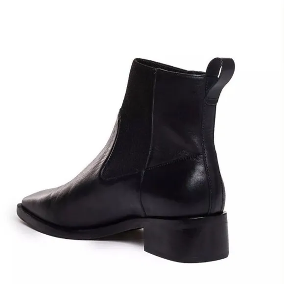 Bernardo Hayes Chelsea Black Antique Boot