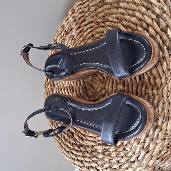 Bernardo Women's Navy Wedge Strap Heels Leather/Cork‎ Size 7.5 NWOT