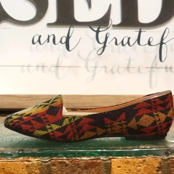 Betsey Johnson Brritney Camel Multi Aztec like Print Flats Sz 6