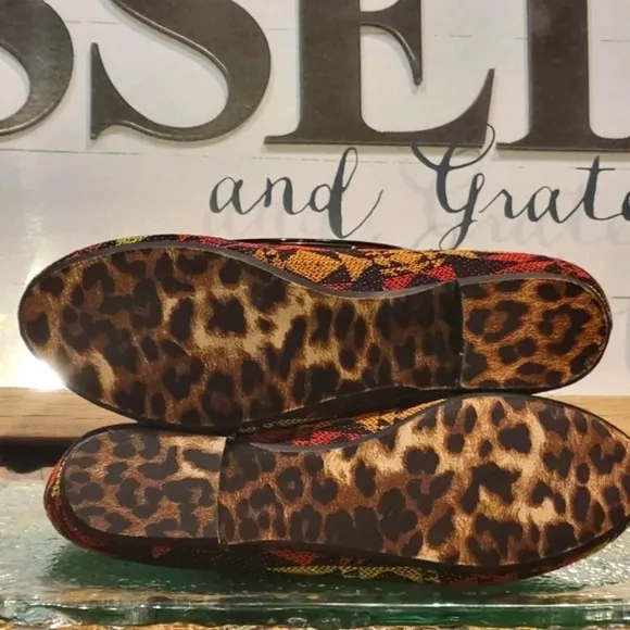 Betsey Johnson Brritney Camel Multi Aztec like Print Flats Sz 6