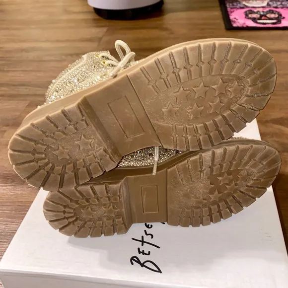 BETSEY JOHNSON KIDS HUDSON SPARKLE COMBAT BOOTS LIGHT GOLD RHINESTONES 13 worn 1